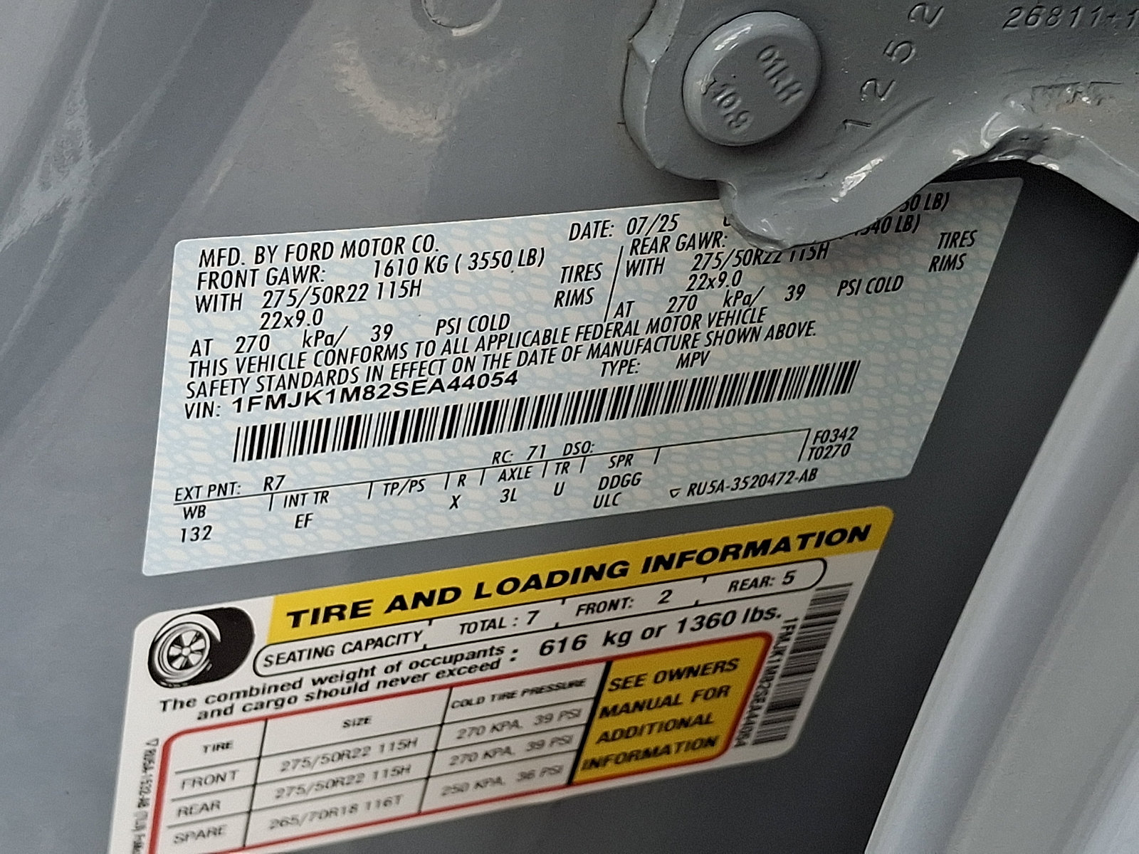 Certified 2025 Ford Expedition Max Platinum w/ Driver's Package AWD/4WD image 31
