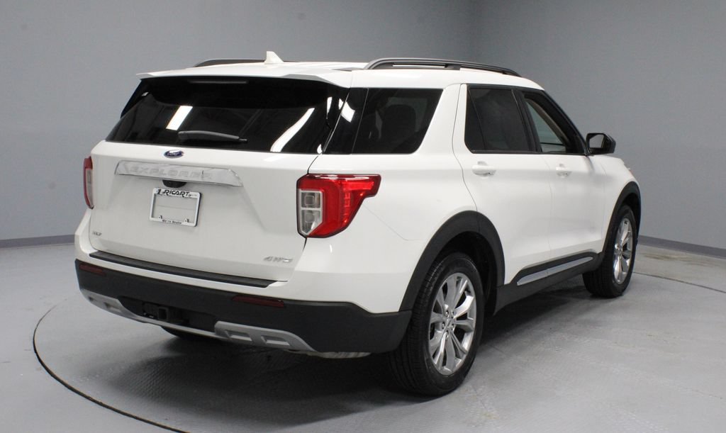 Certified 2023 Ford Explorer XLT w/ Equipment Group 202A AWD/4WD image 10