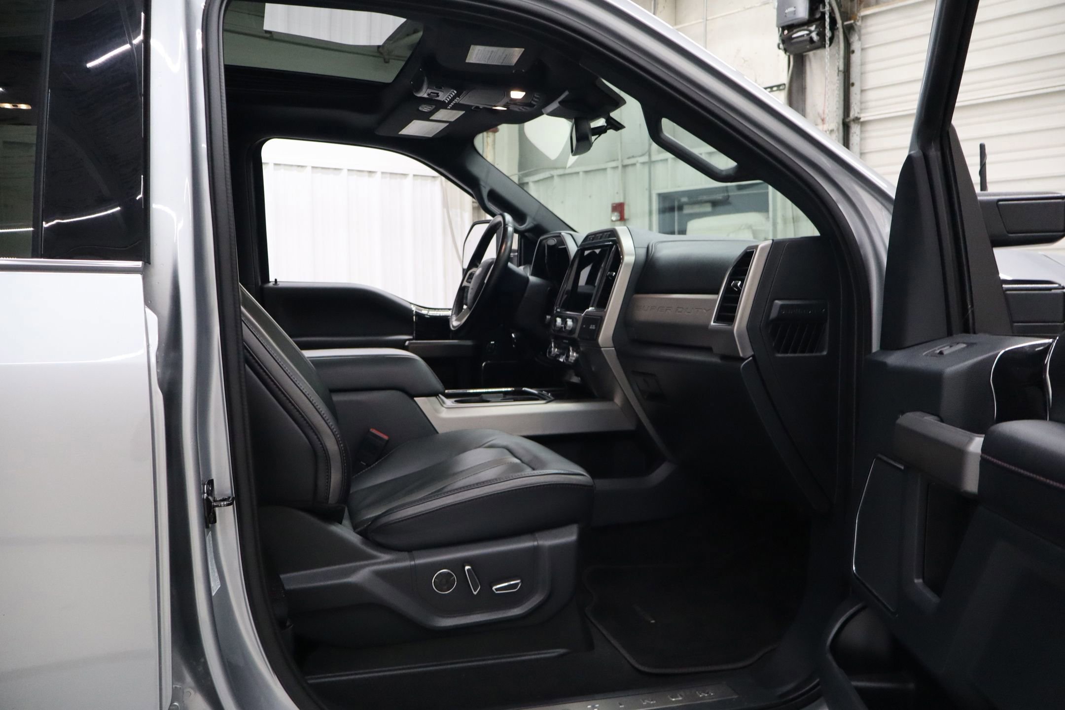 Certified 2022 Ford F250 Platinum w/ FX4 Off-Road Package image 43