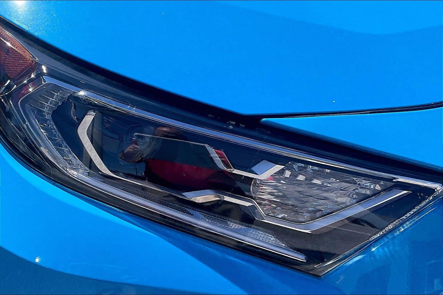 Used 2020 Toyota RAV4 XLE w/ All Weather Liner Package AWD/4WD image 26