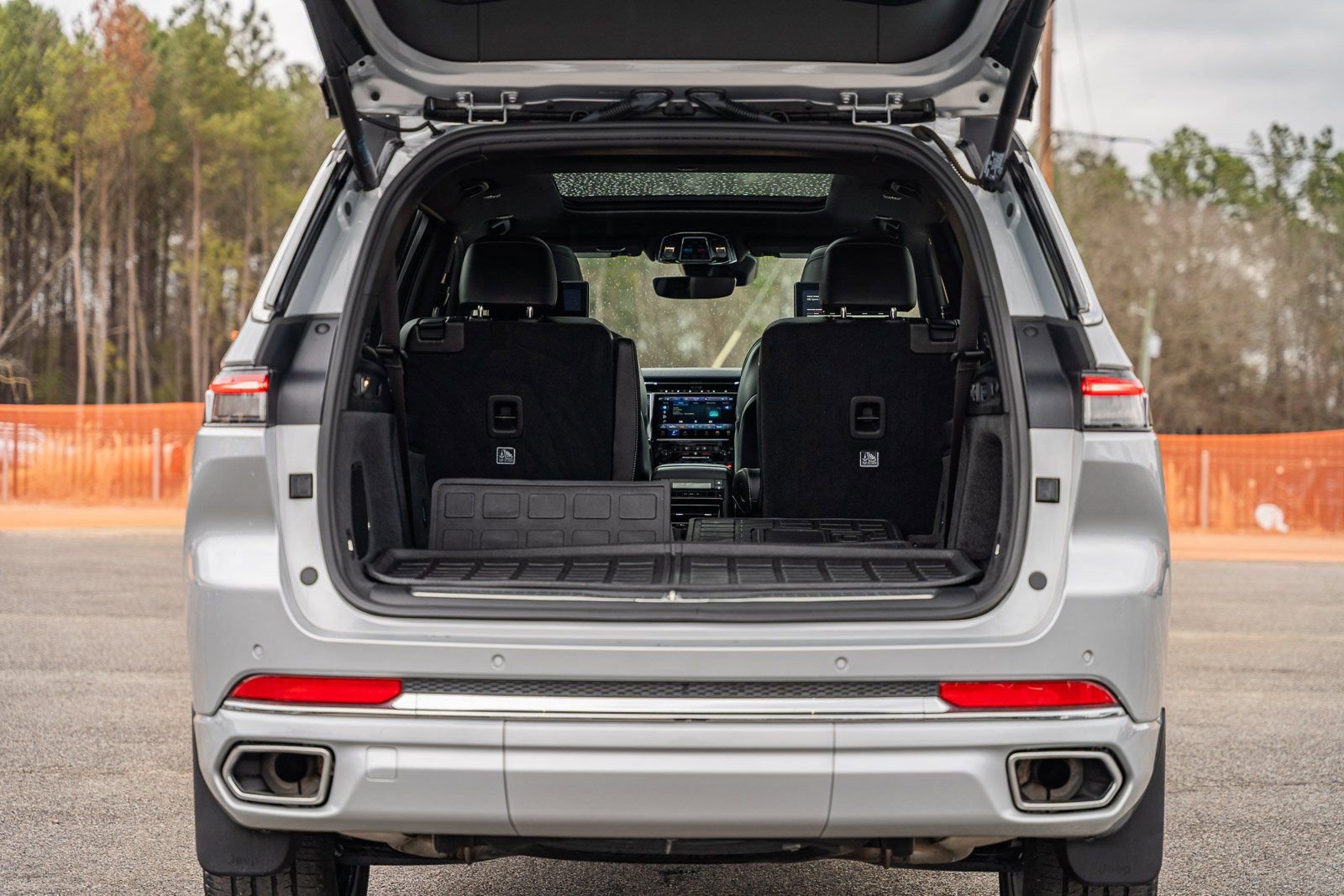 Used 2023 Jeep Grand Cherokee L Overland w/ Rear Seat Video Group I image 25