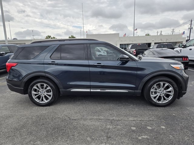 Certified 2022 Ford Explorer XLT w/ Equipment Group 202A RWD image 4
