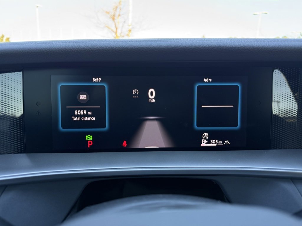 Used 2025 Volkswagen Tiguan SE R-Line image 15