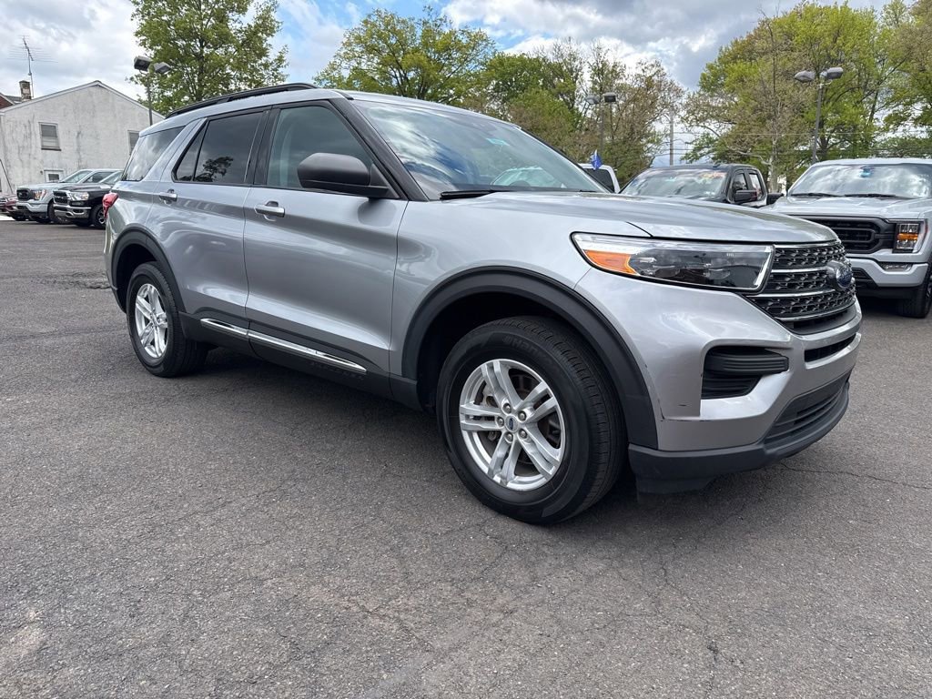 Certified 2023 Ford Explorer XLT w/ Class IV Trailer Tow Package AWD/4WD image 3