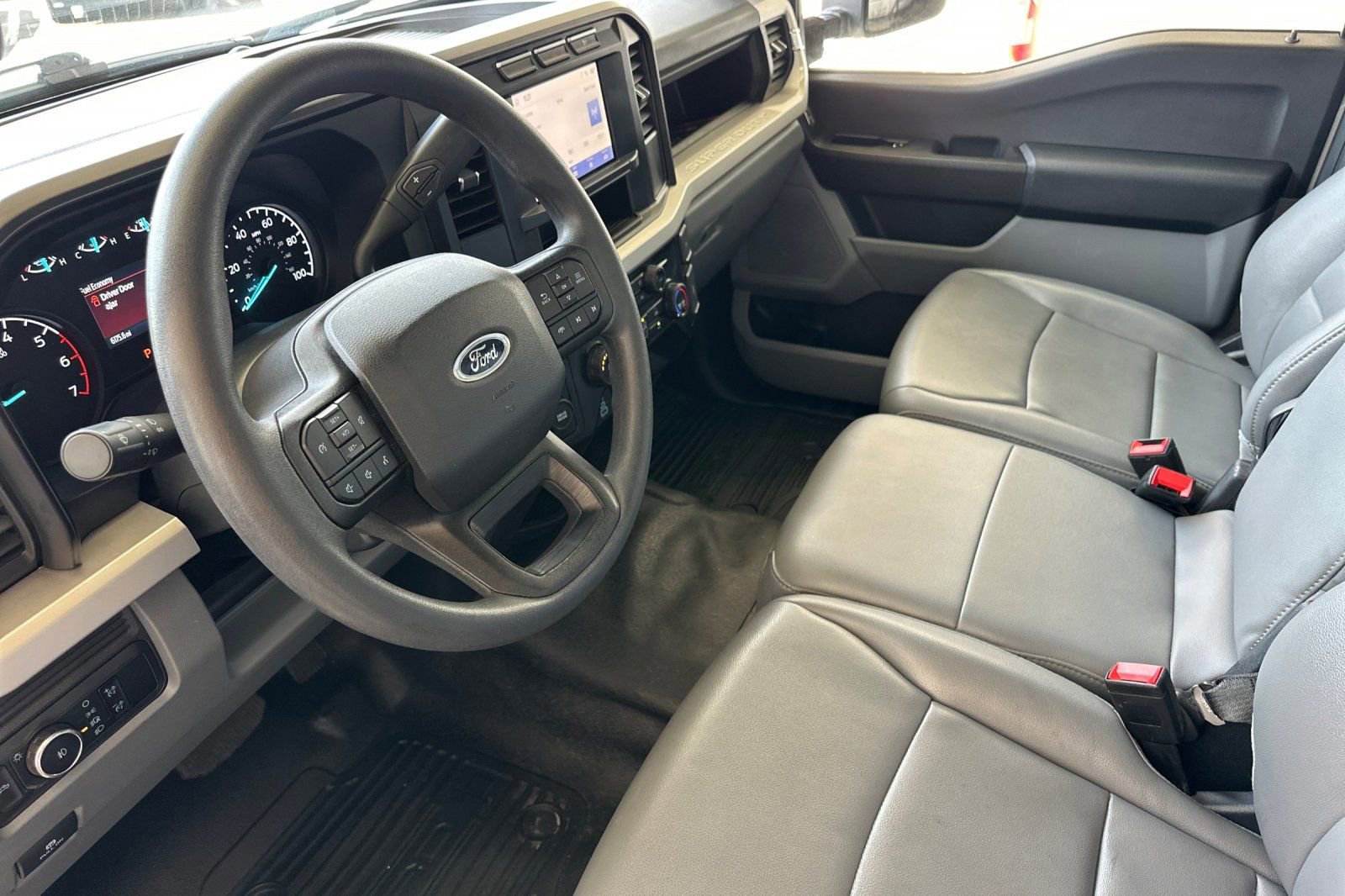 Certified 2024 Ford F250 XL w/ XL Chrome Package image 9