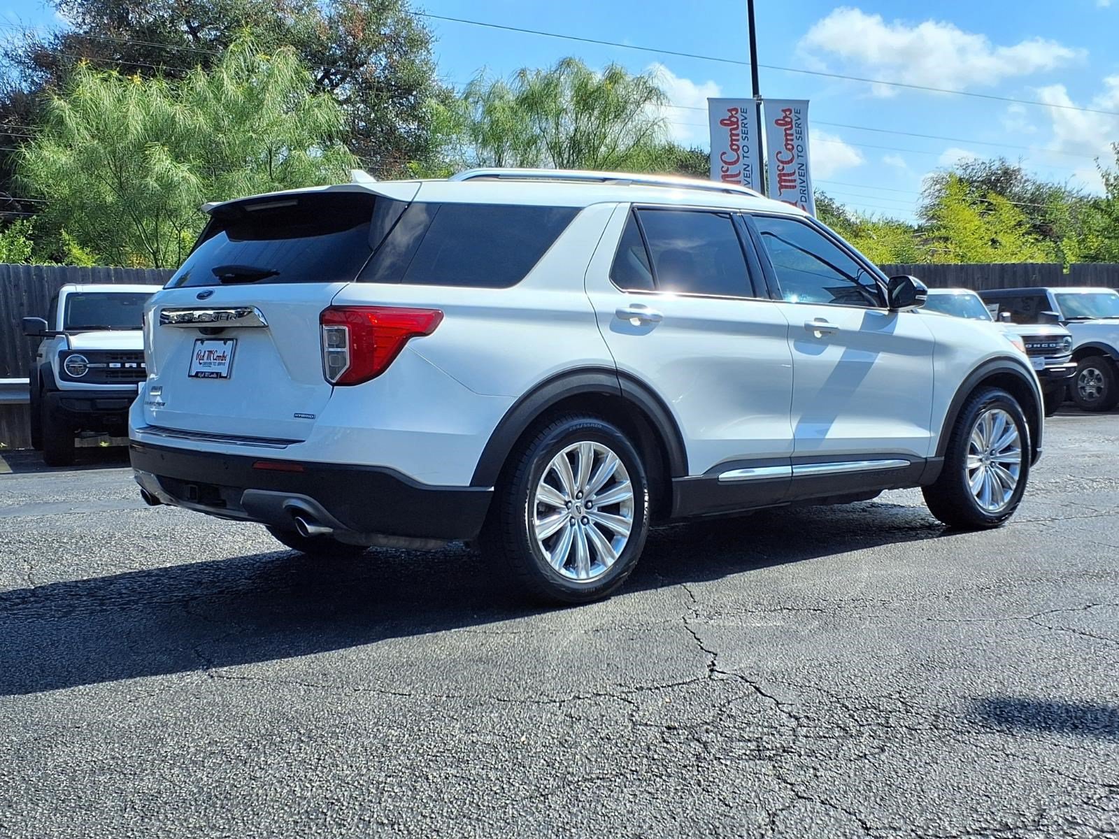 Certified 2023 Ford Explorer Limited w/ Hybrid Equipment Group 310A RWD image 6