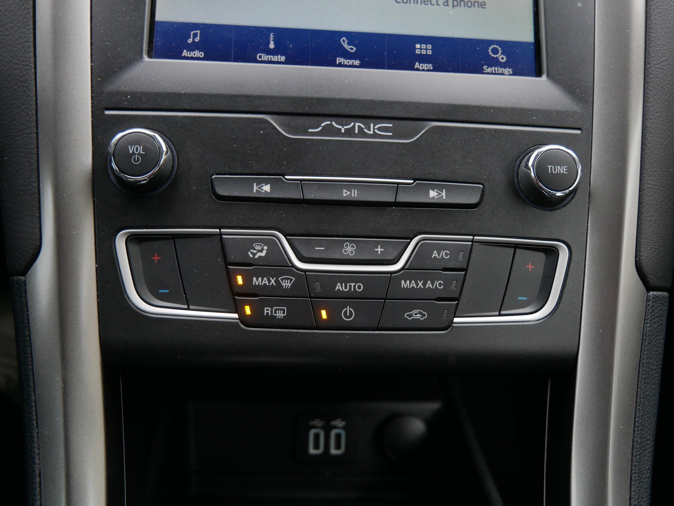 Certified 2020 Ford Fusion SE image 24