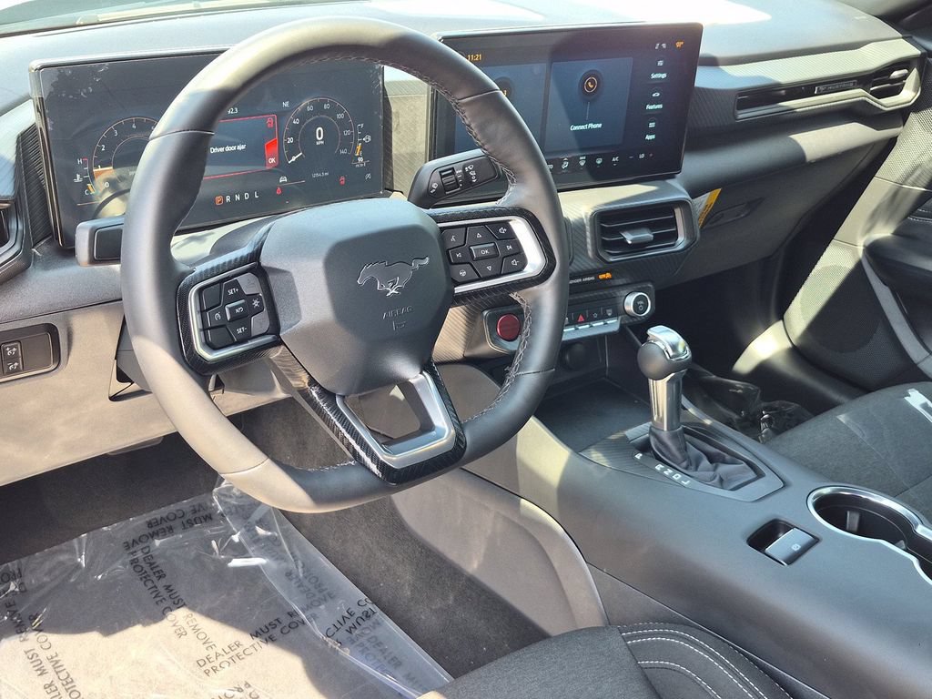 Certified 2025 Ford Mustang Coupe RWD image 17