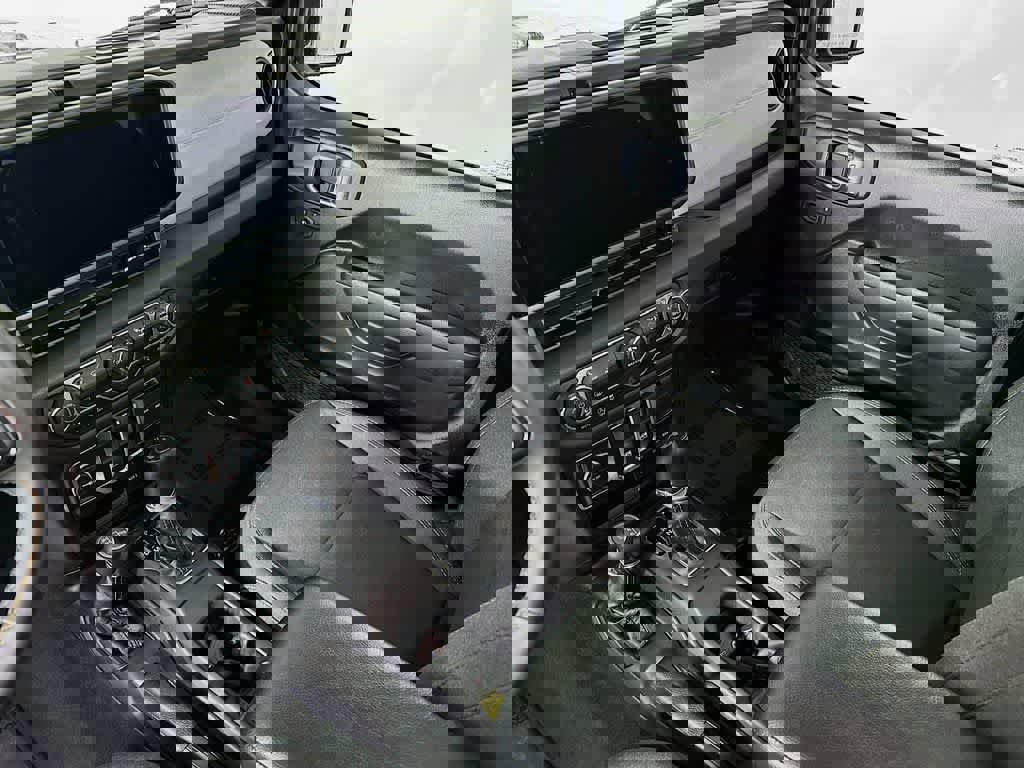 Used 2024 Jeep Wrangler Sport S image 14