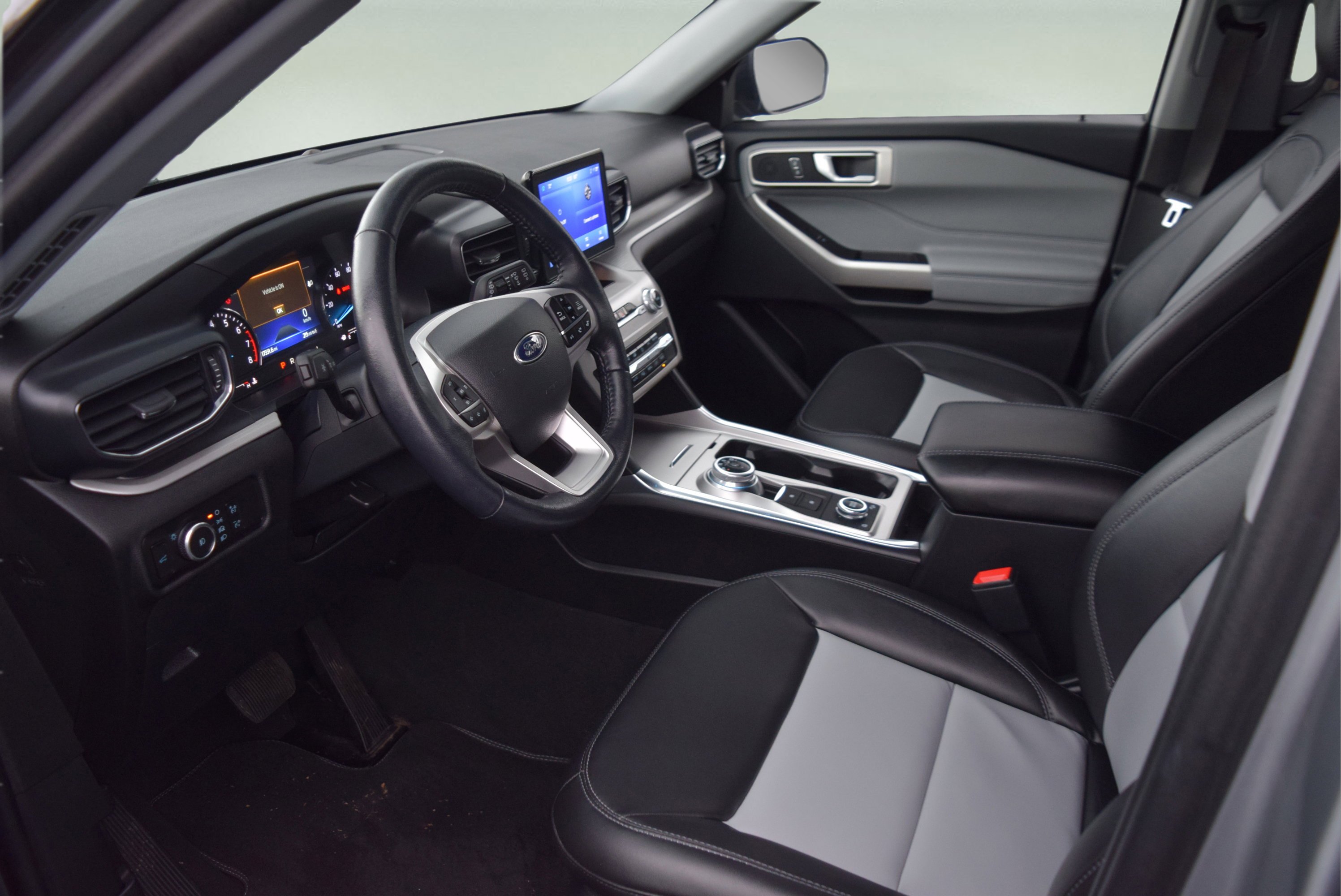 Certified 2023 Ford Explorer XLT w/ Equipment Group 202A image 10