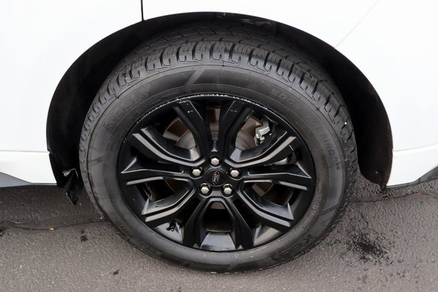 Certified 2022 Ford Edge SE w/ Black Appearance Package image 16