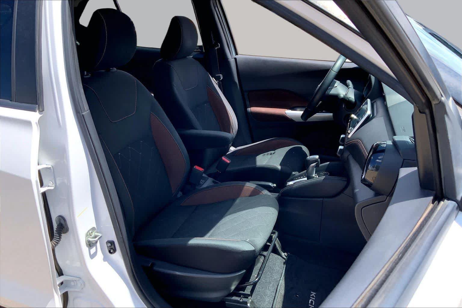 Used 2019 Nissan Kicks SR FWD image 9