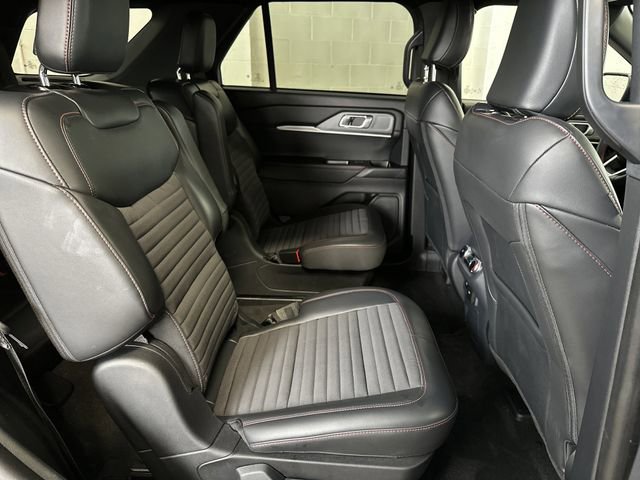 Certified 2025 Ford Explorer ST-Line image 35