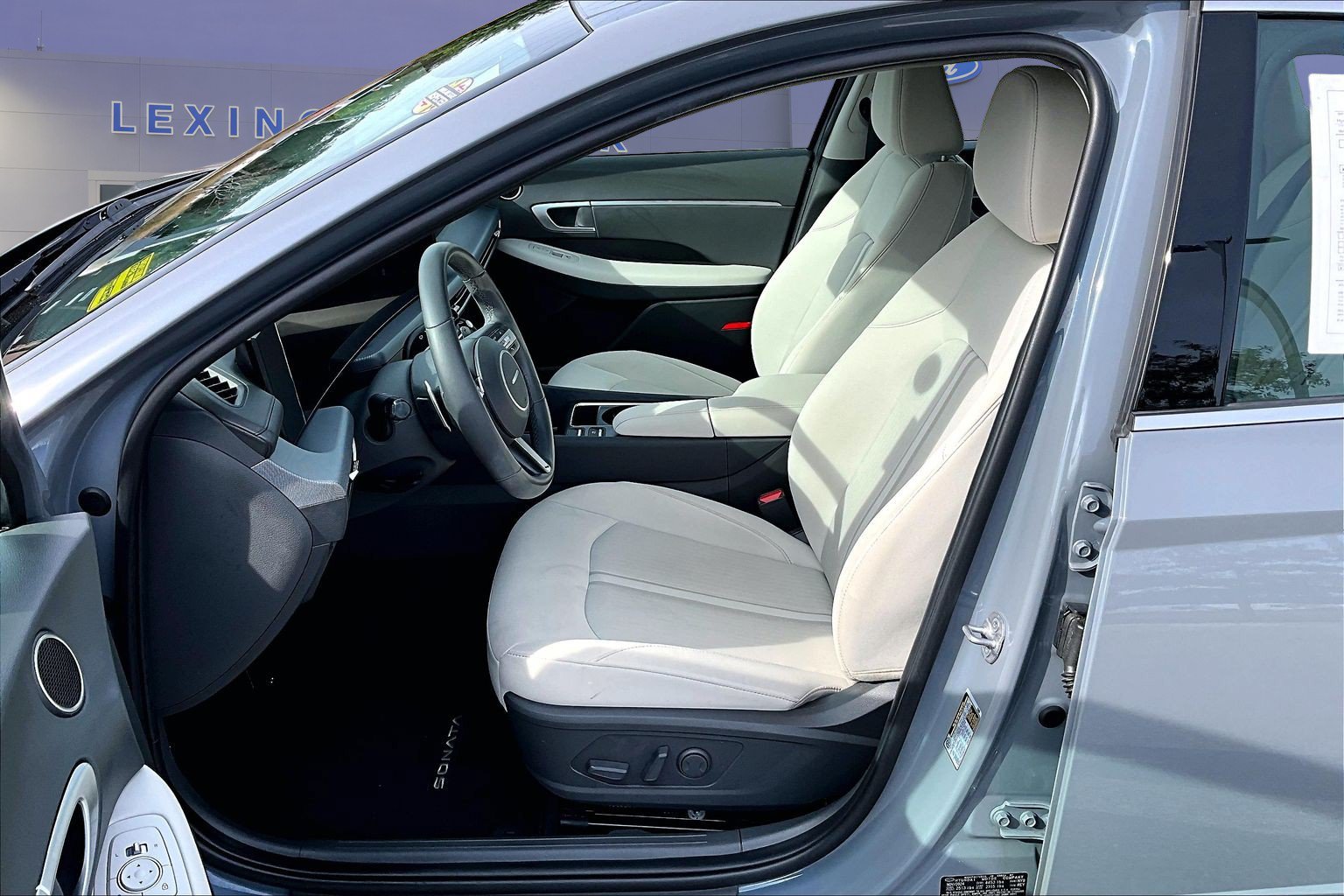 Used 2025 Hyundai Sonata SEL FWD image 21