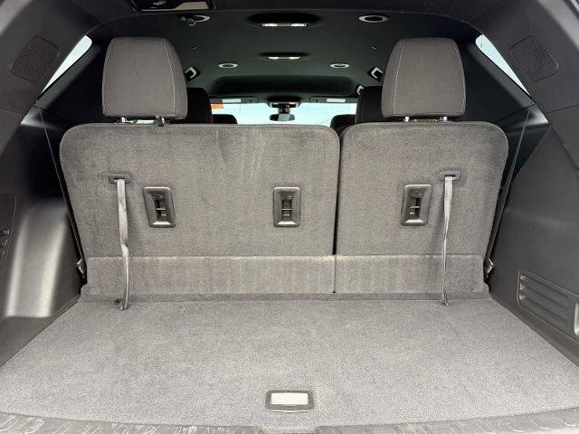 Used 2023 Chevrolet Traverse LT image 9