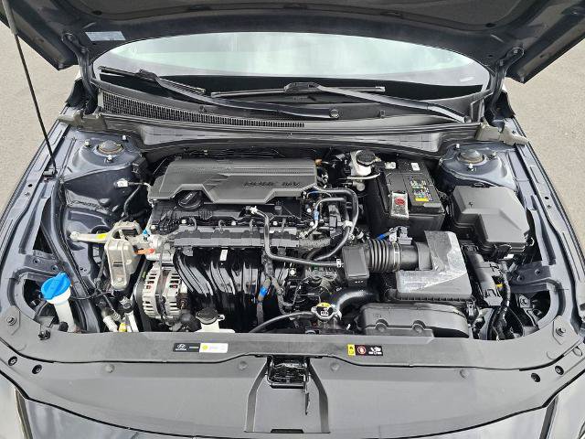 Used 2024 Hyundai Elantra SEL FWD image 11