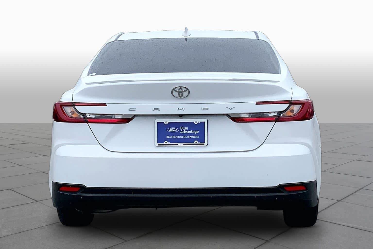Used 2025 Toyota Camry LE w/ Convenience Package FWD image 5