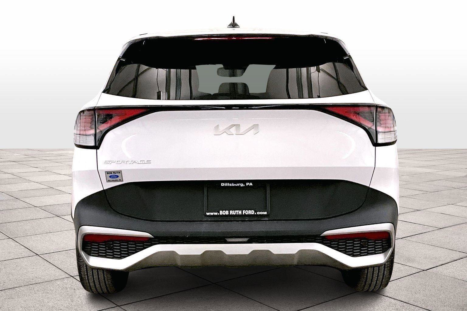 Used 2023 Kia Sportage EX image 2