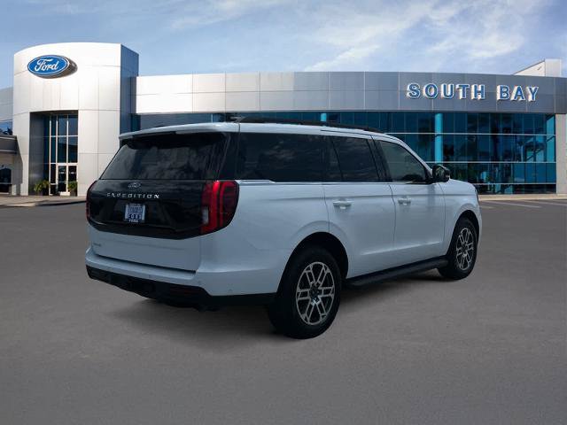 Certified 2025 Ford Expedition Active AWD/4WD image 5