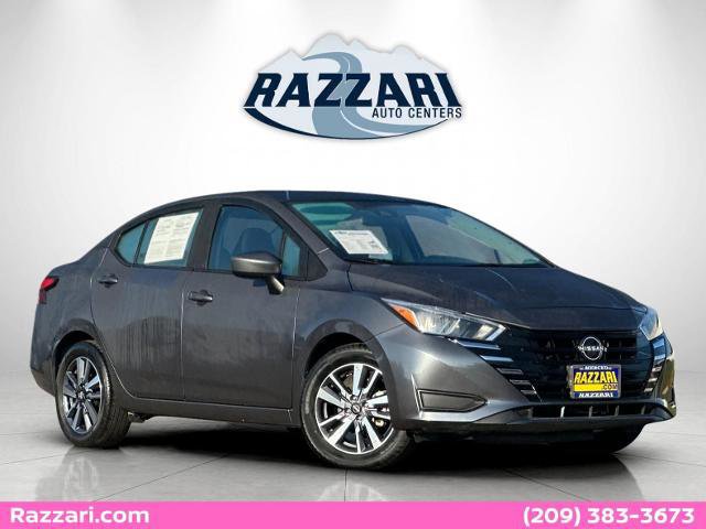 Used 2023 Nissan Versa SV image 7