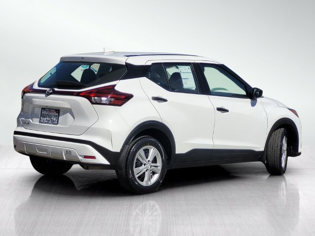 Used 2023 Nissan Kicks S FWD image 4