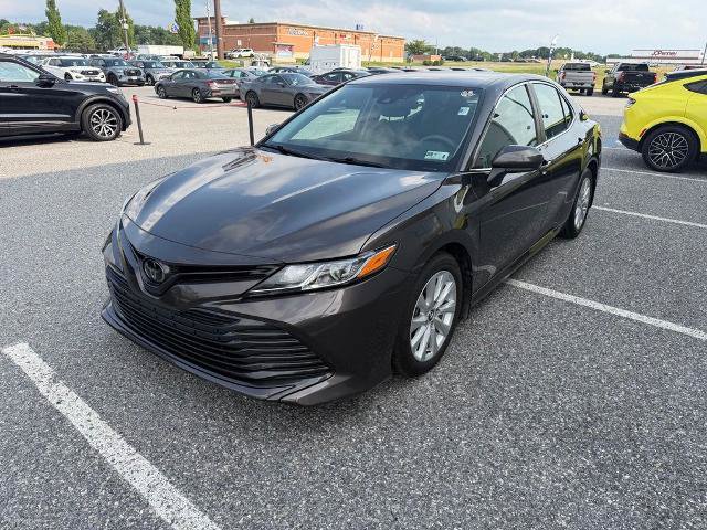 Used 2020 Toyota Camry LE FWD image 4