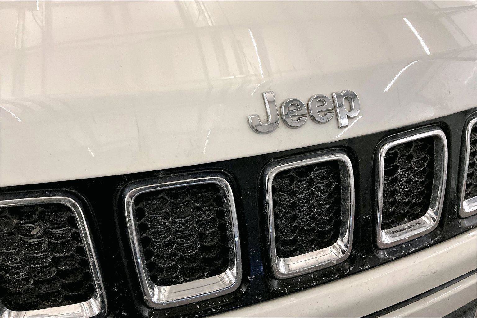 Used 2019 Jeep Compass Latitude image 29