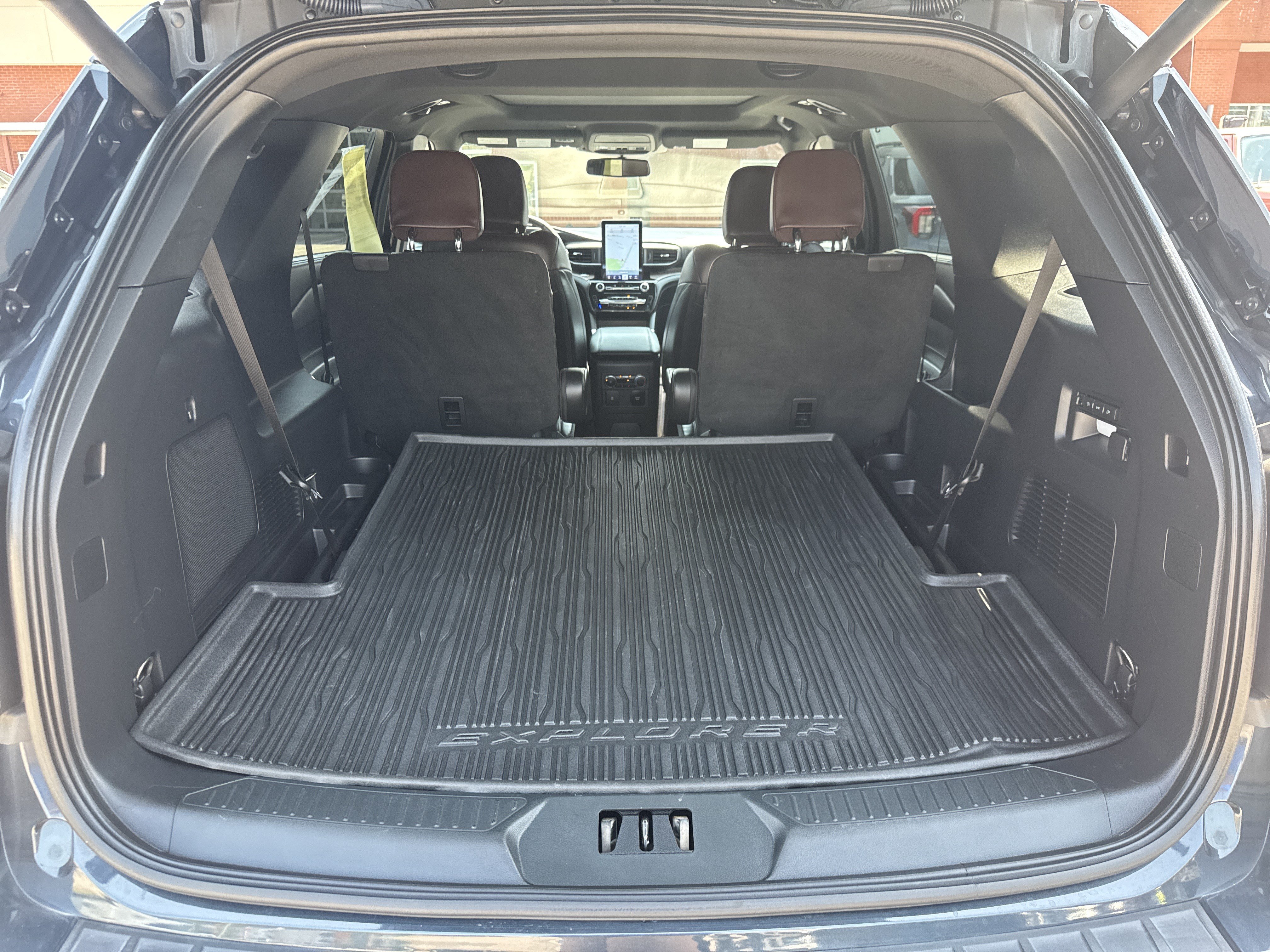 Certified 2023 Ford Explorer Platinum w/ Technology Package AWD/4WD image 13