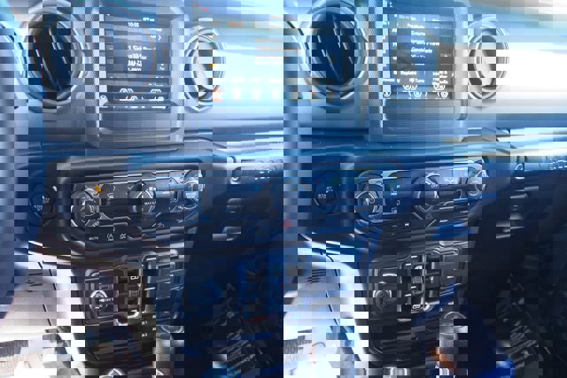 Used 2023 Jeep Wrangler Unlimited Sport image 23