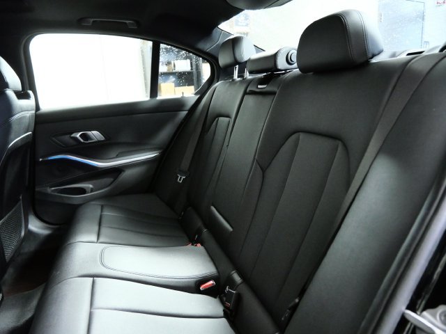 Used 2021 BMW 330i xDrive Sedan w/ Convenience Package AWD/4WD image 14