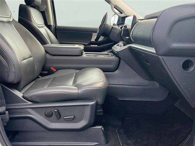 Certified 2025 Ford Expedition Active AWD/4WD image 14