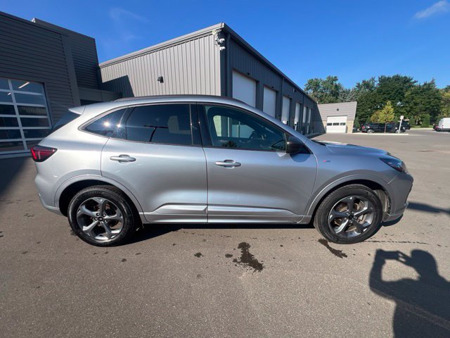 Certified 2023 Ford Escape ST-Line w/ Tech Pack #1 AWD/4WD image 4