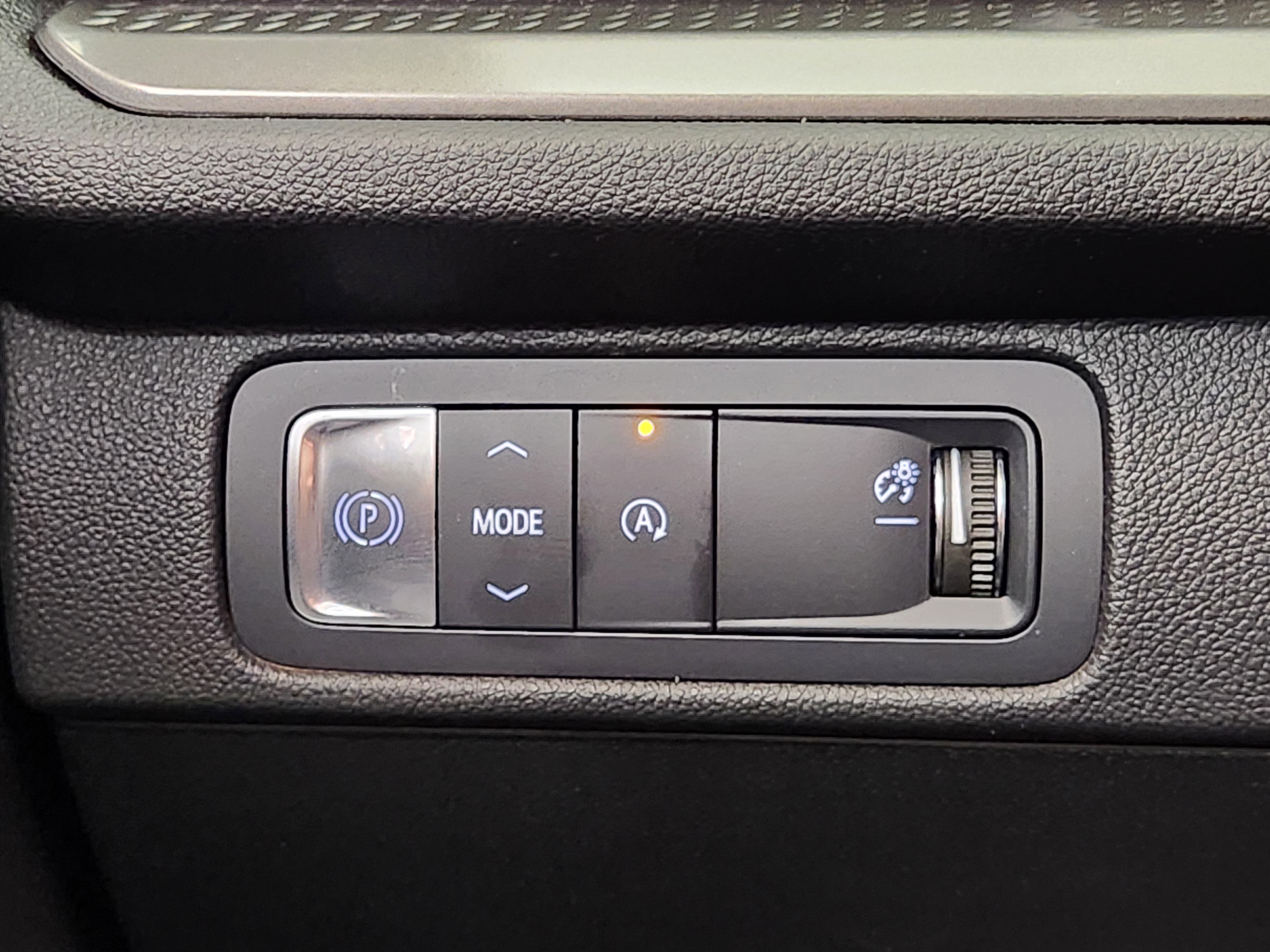 Used 2024 Chevrolet Traverse LT w/ Midnight/Sport Edition image 21