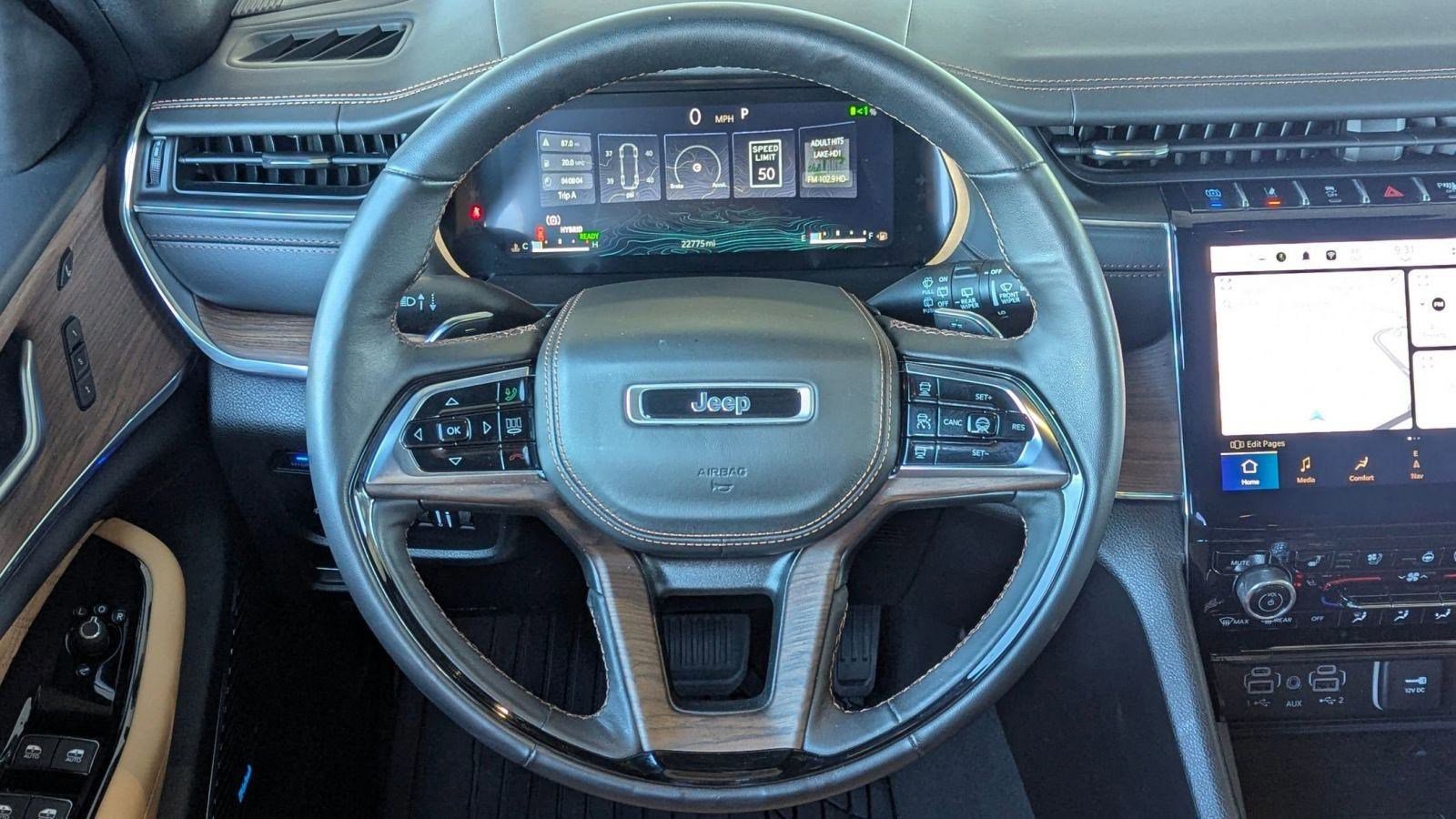 Used 2022 Jeep Grand Cherokee Summit w/ Luxury Tech Group V image 15