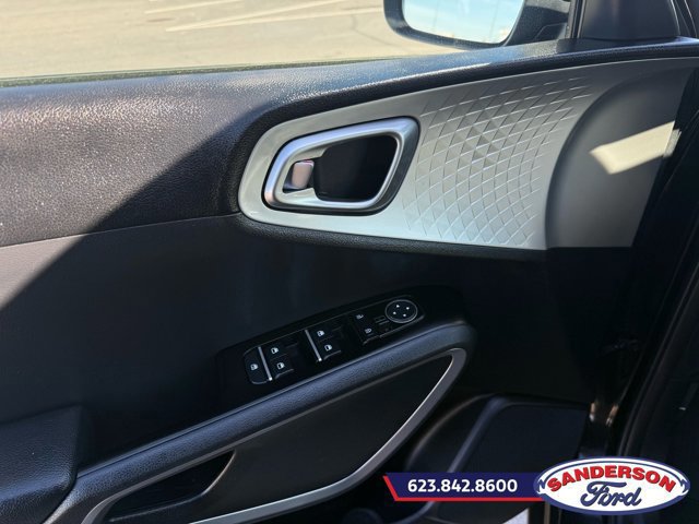 Used 2021 Kia Soul LX image 12