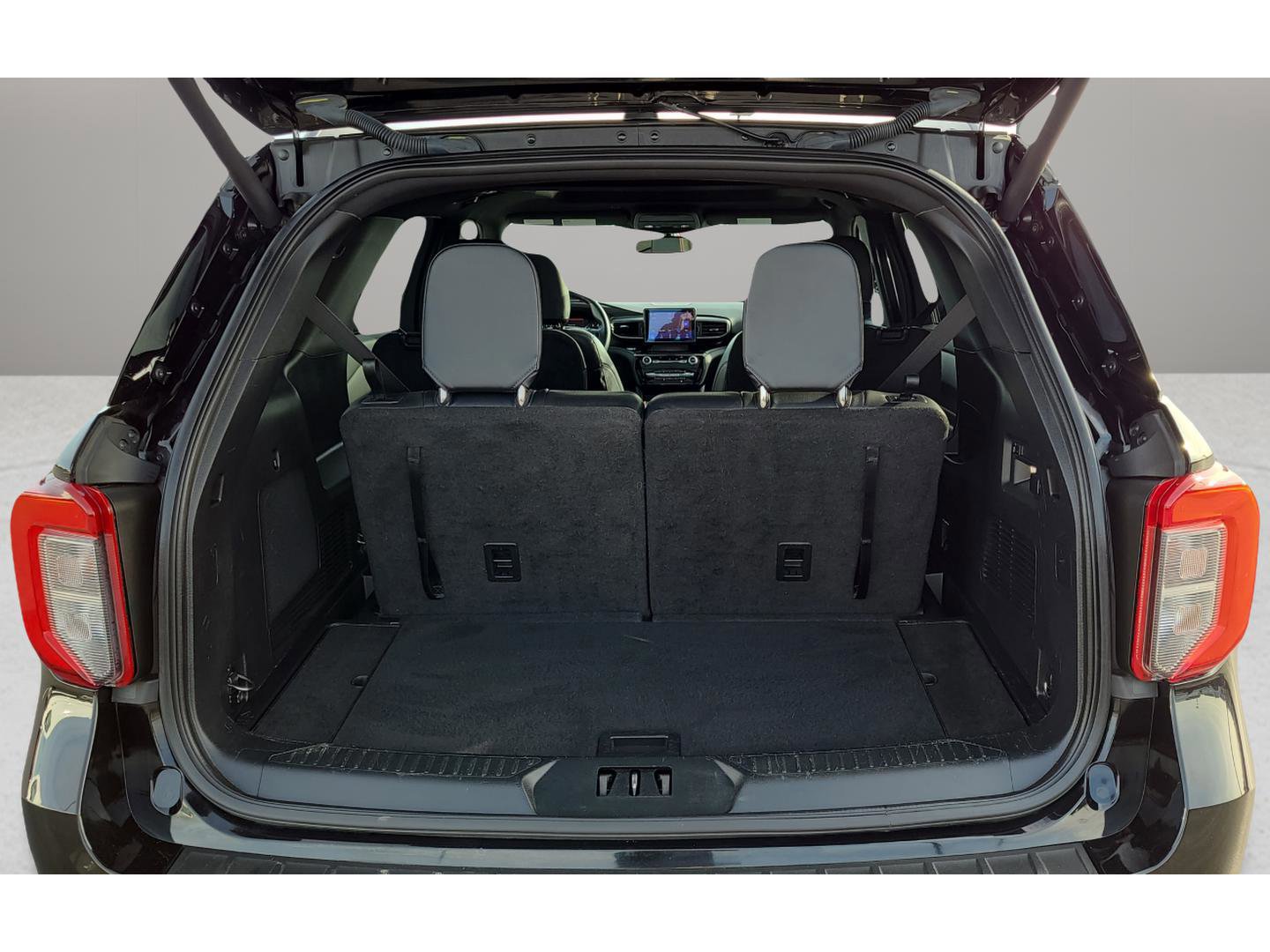 Certified 2023 Ford Explorer ST-Line w/ Class IV Trailer Tow Package image 26