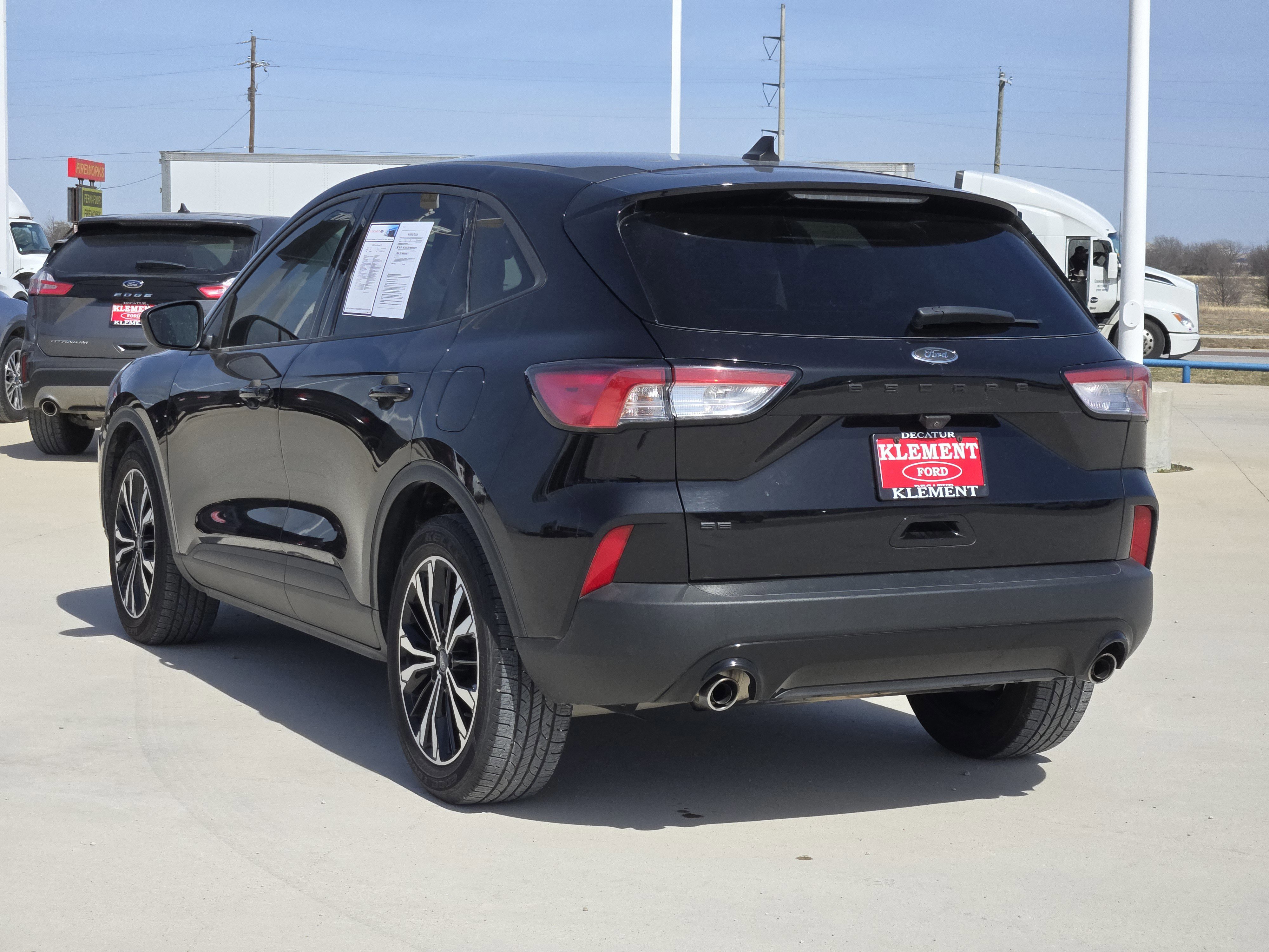 Certified 2022 Ford Escape SE w/ SE Sport Appearance Package image 3