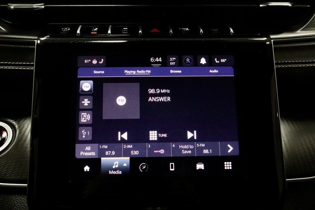 Used 2024 Jeep Grand Cherokee Laredo X w/ Luxury Tech Group I AWD/4WD image 3