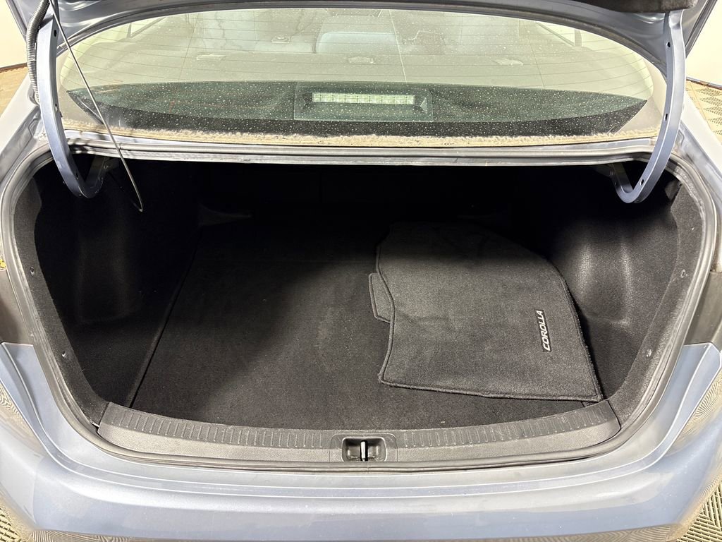 Used 2022 Toyota Corolla LE FWD image 24