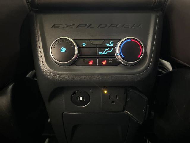 Certified 2025 Ford Explorer Platinum image 32