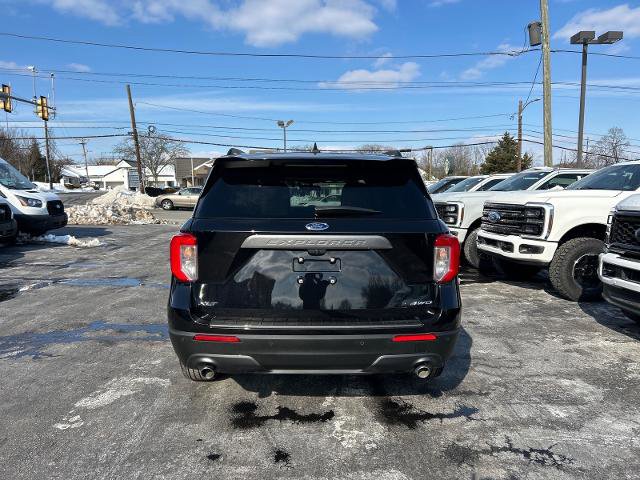 Certified 2022 Ford Explorer XLT w/ Equipment Group 202A image 15