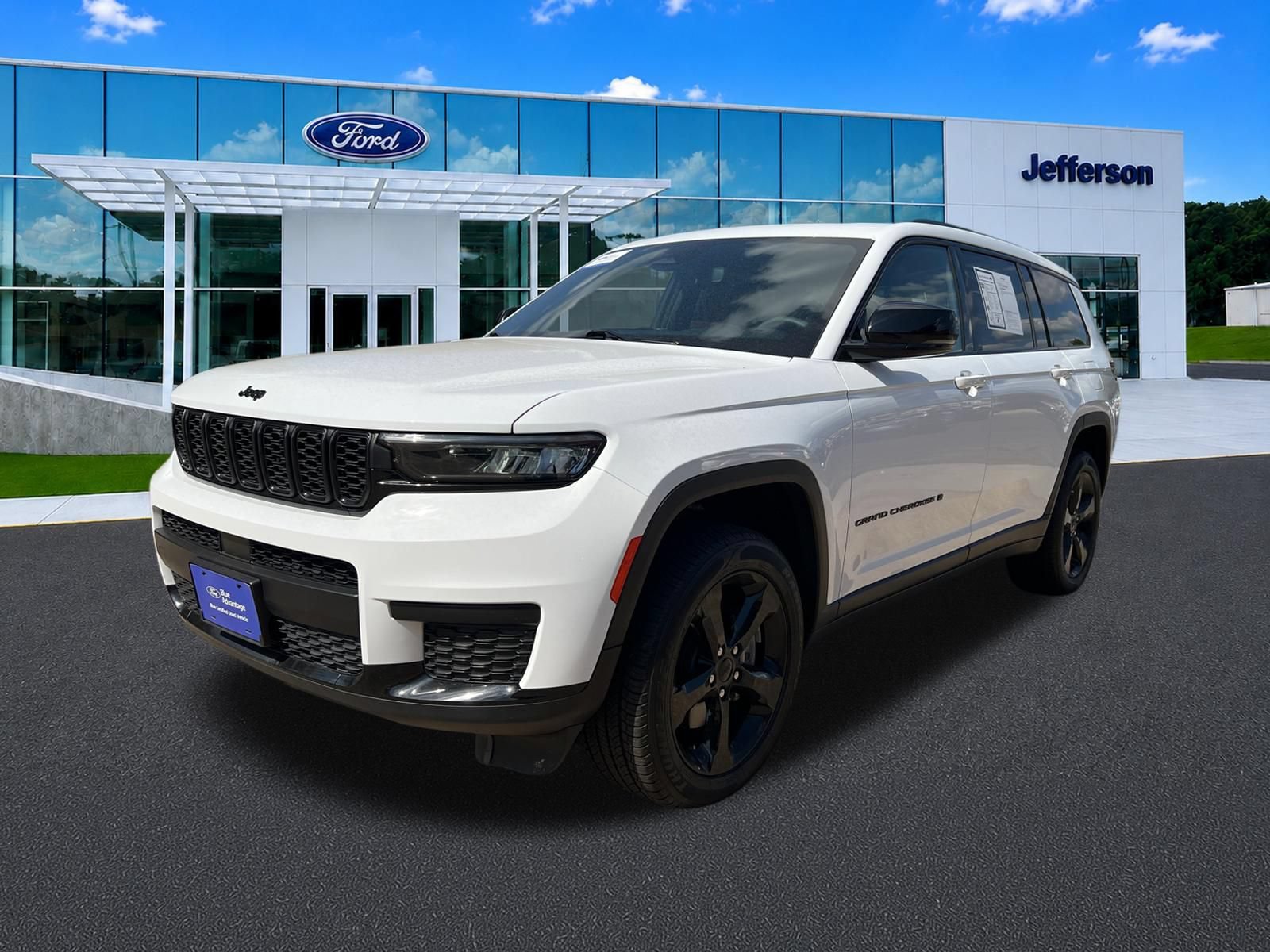 Used 2023 Jeep Grand Cherokee L Laredo AWD/4WD image 3