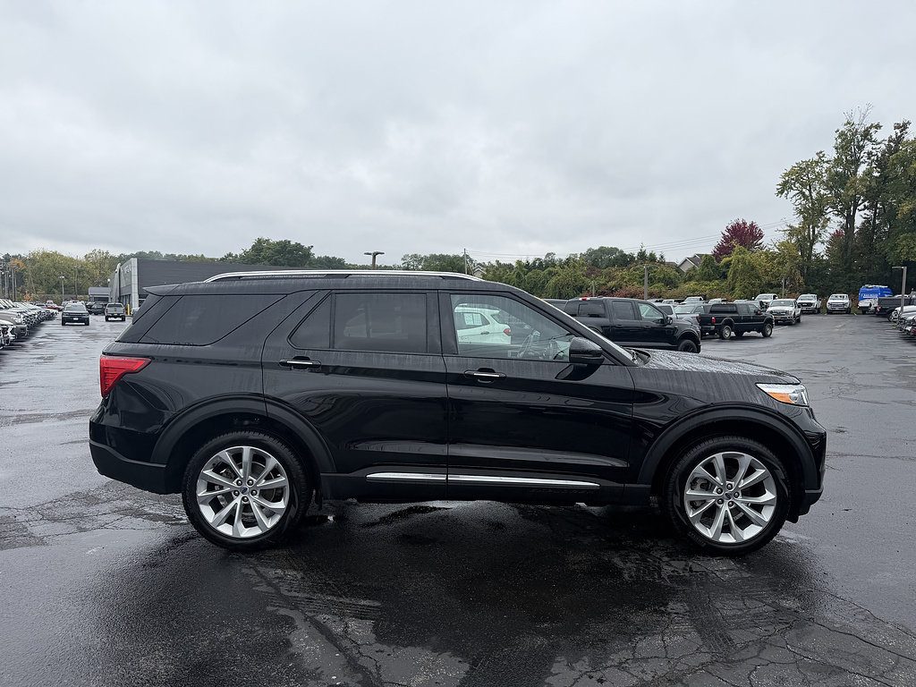 Certified 2024 Ford Explorer Platinum w/ Technology Package AWD/4WD image 8