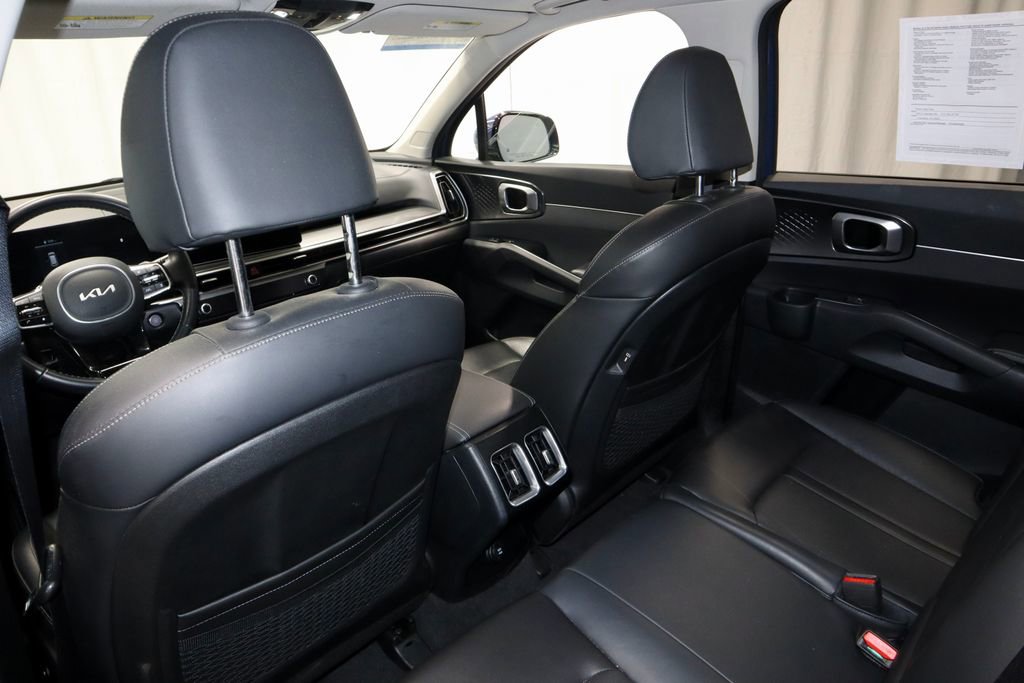 Used 2025 Kia Sorento S w/ Panoramic Sunroof Package FWD image 22