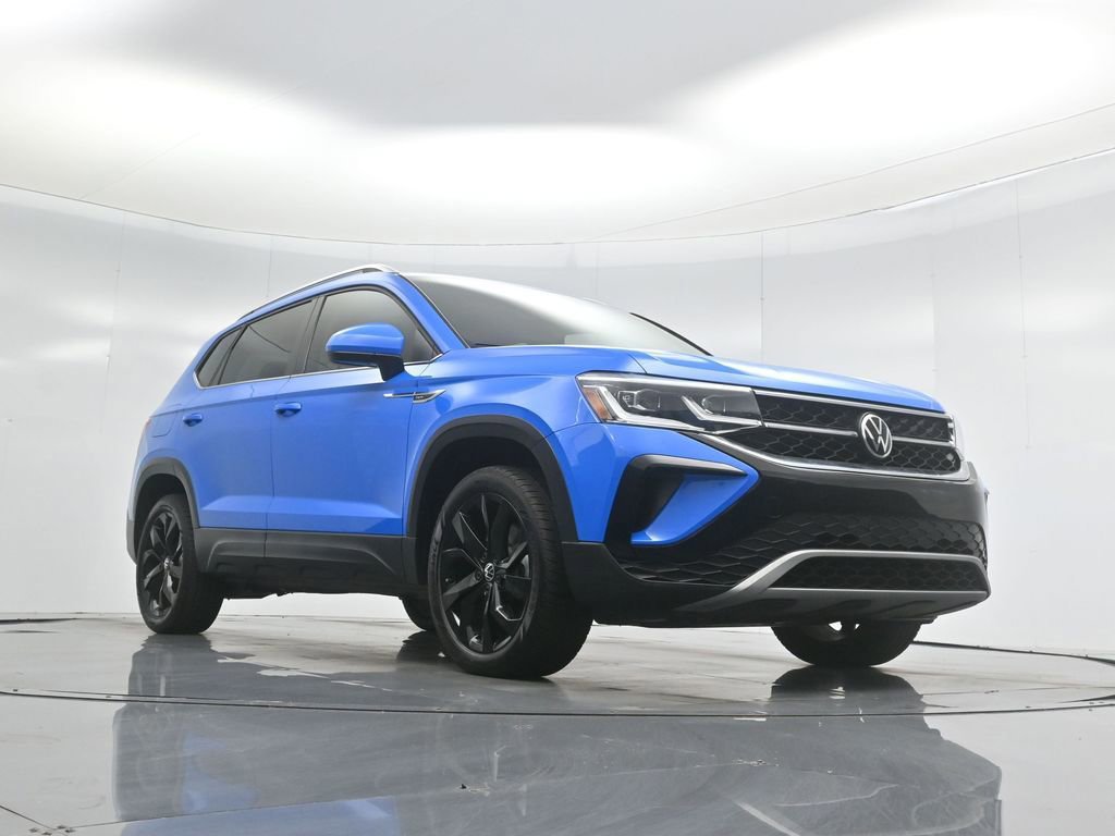 Used 2022 Volkswagen Taos SEL w/ Panoramic Sunroof Package image 5