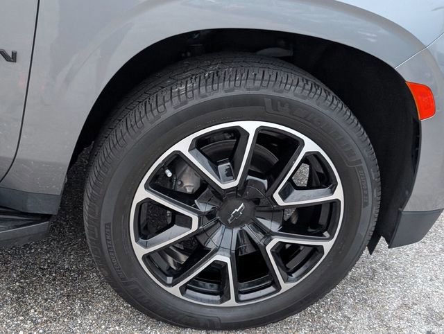 Used 2022 Chevrolet Suburban RST w/ Luxury Package image 18