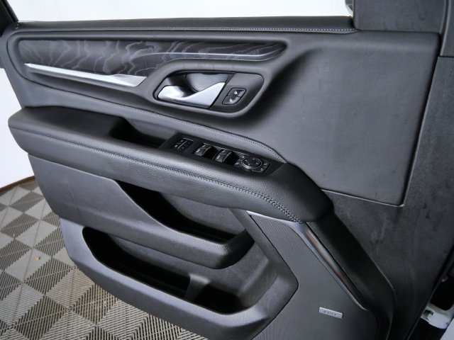 Used 2023 GMC Yukon XL Denali AWD/4WD image 28