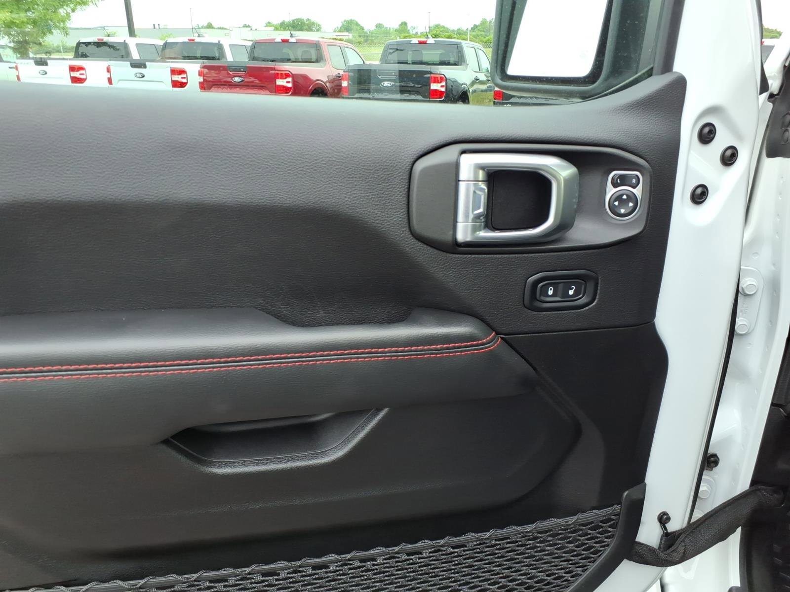 Used 2022 Jeep Wrangler Unlimited Rubicon w/ Steel Bumper Group AWD/4WD image 11