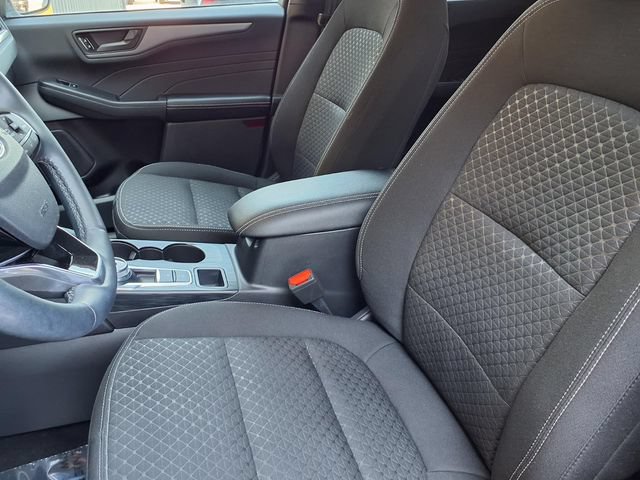 Certified 2023 Ford Escape Active w/ Tech Pack #1 AWD/4WD image 3