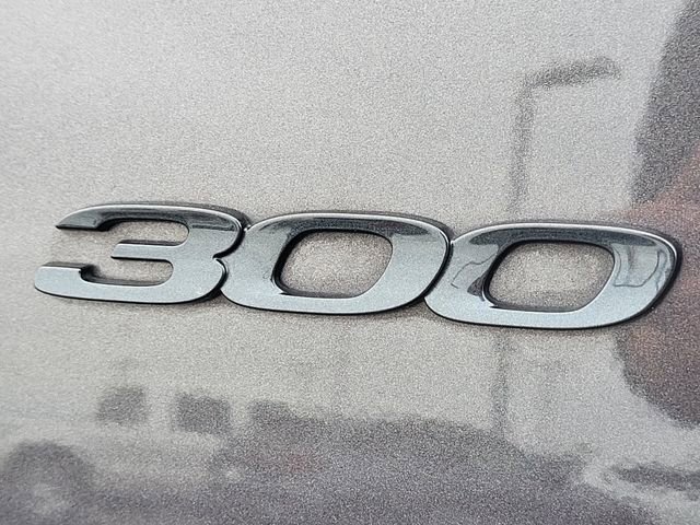 Used 2021 Chrysler 300 Touring L RWD image 13